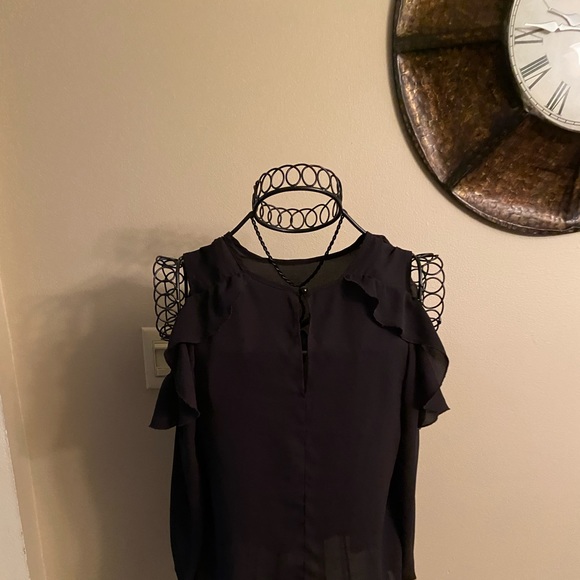 Beautiful black top size S. - Picture 2 of 6